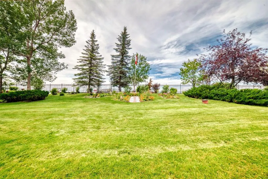 5201 Dalhousie Drive NW, #334