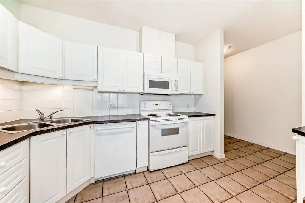 5201 Dalhousie Drive NW, #334