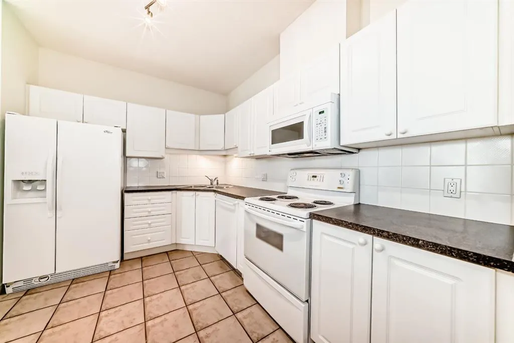 5201 Dalhousie Drive NW, #334