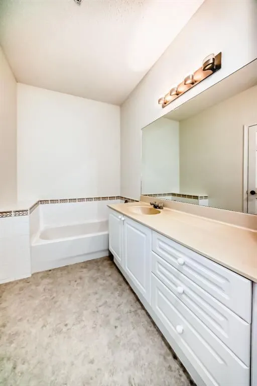 5201 Dalhousie Drive NW, #334