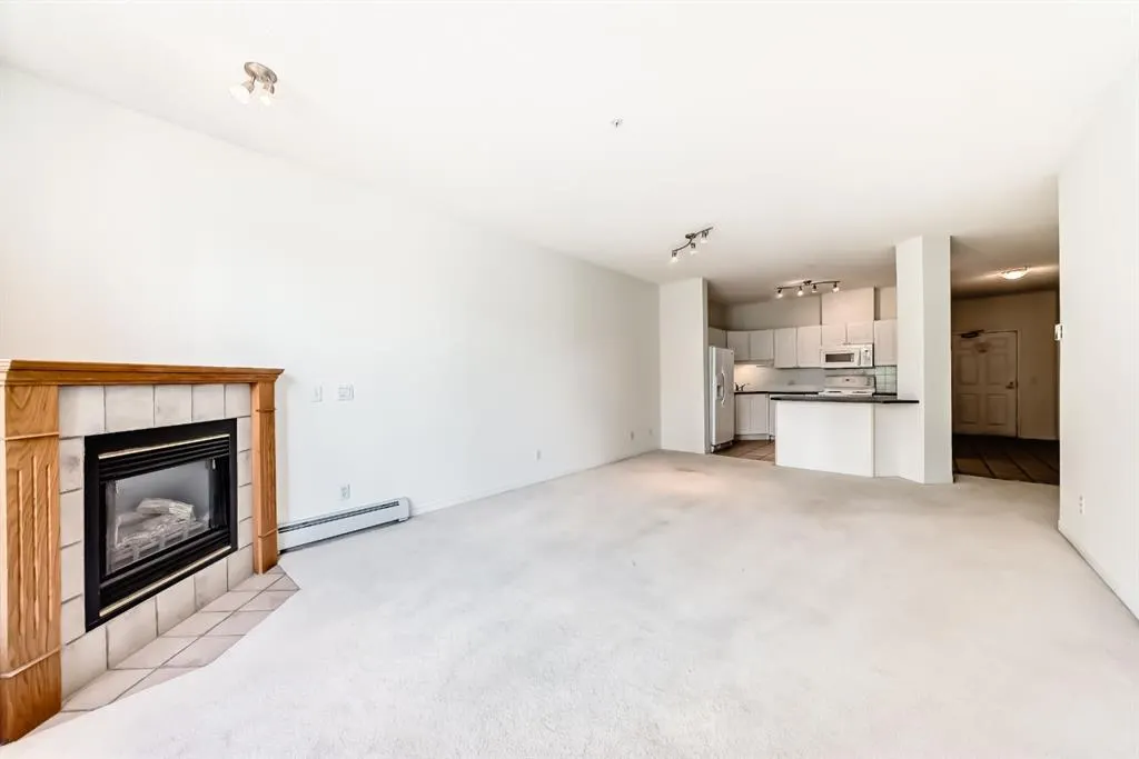 5201 Dalhousie Drive NW, #334
