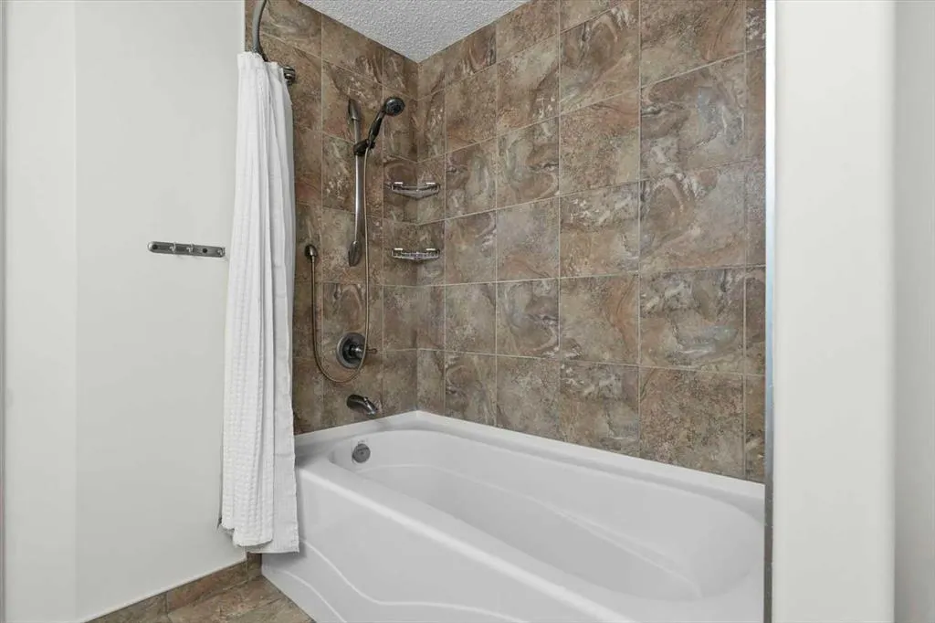 2422 Erlton Street SW, #408