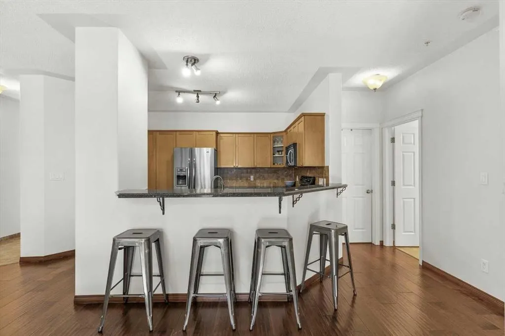 2422 Erlton Street SW, #408