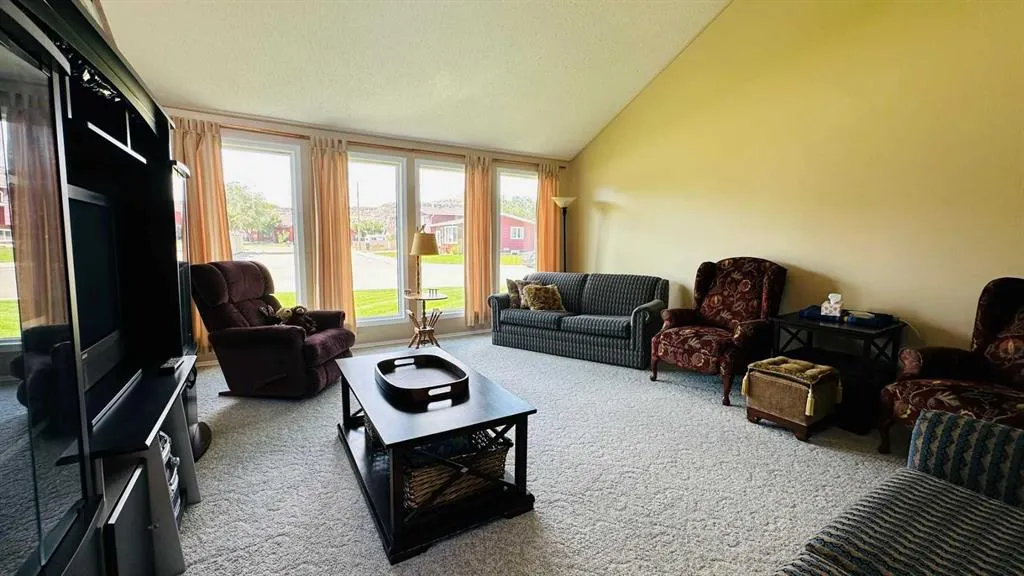 28 Hunts Crescent