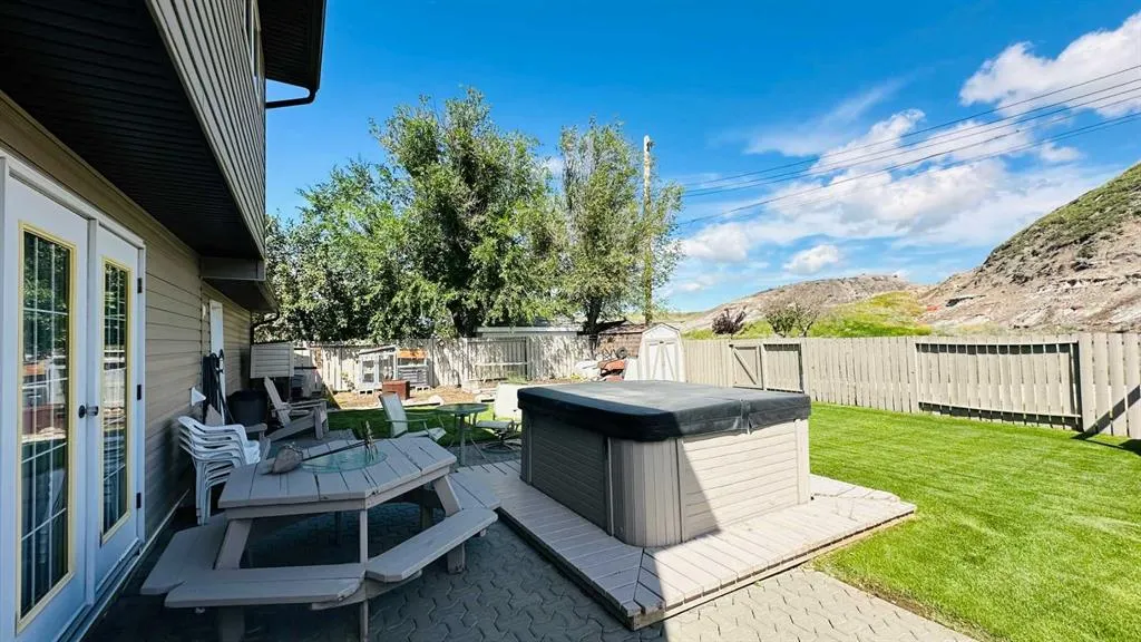 28 Hunts Crescent