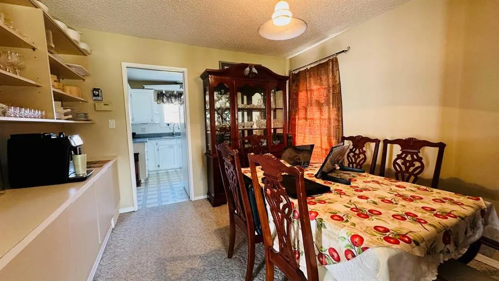 28 Hunts Crescent