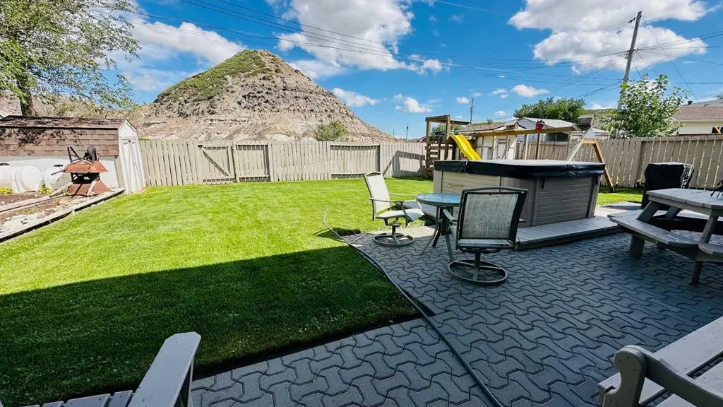 28 Hunts Crescent