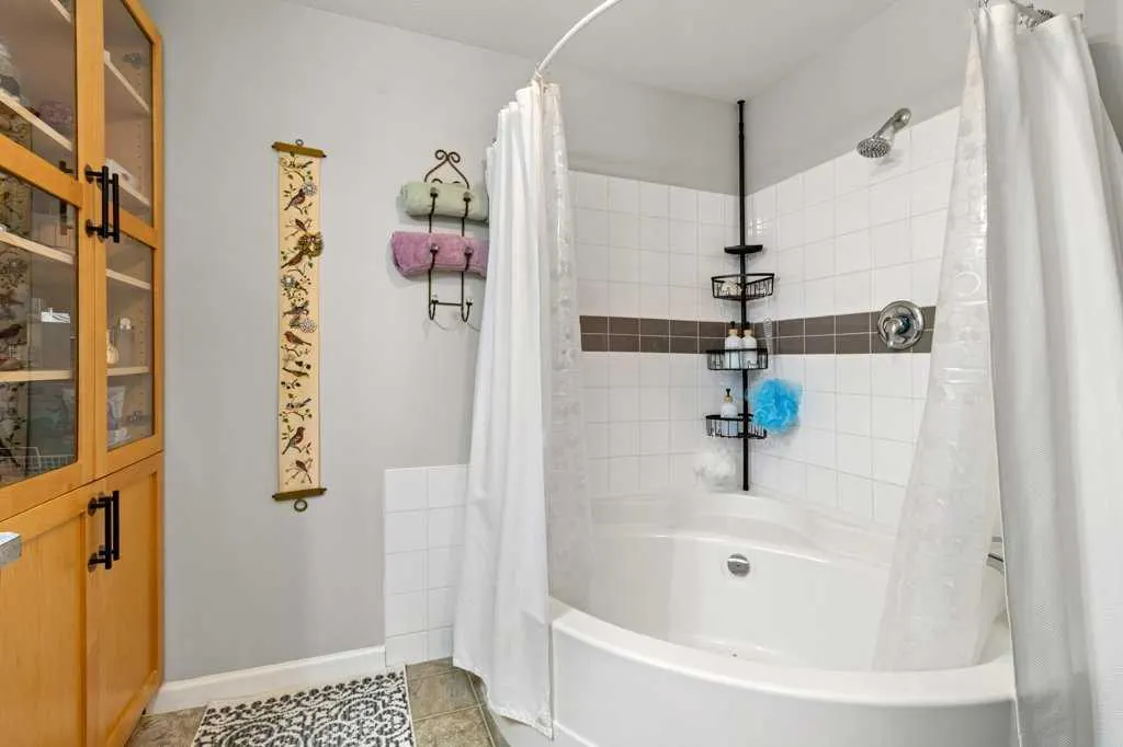 5040 53 Street, #308