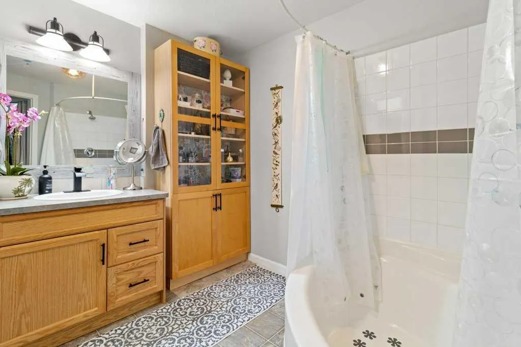 5040 53 Street, #308