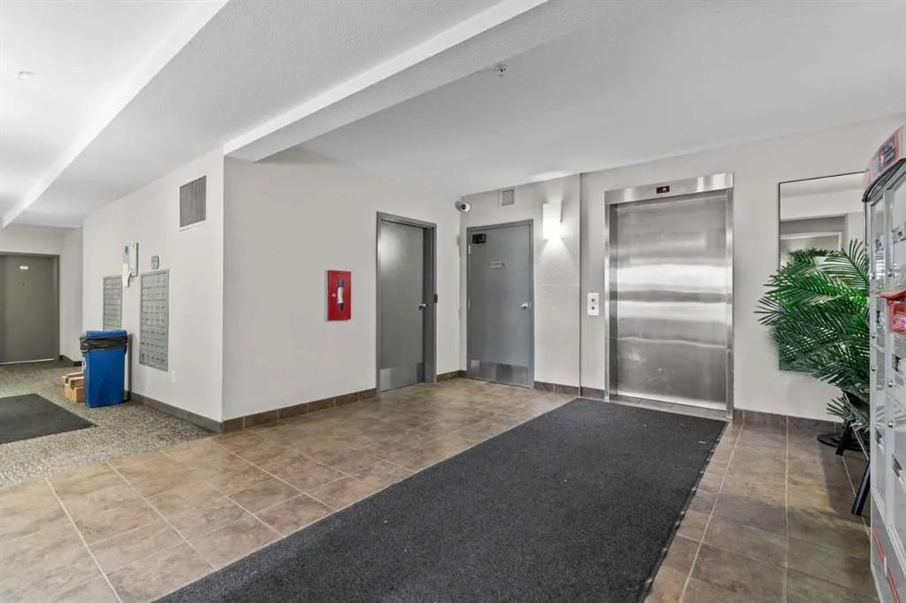 1410 2 Street SW, #402