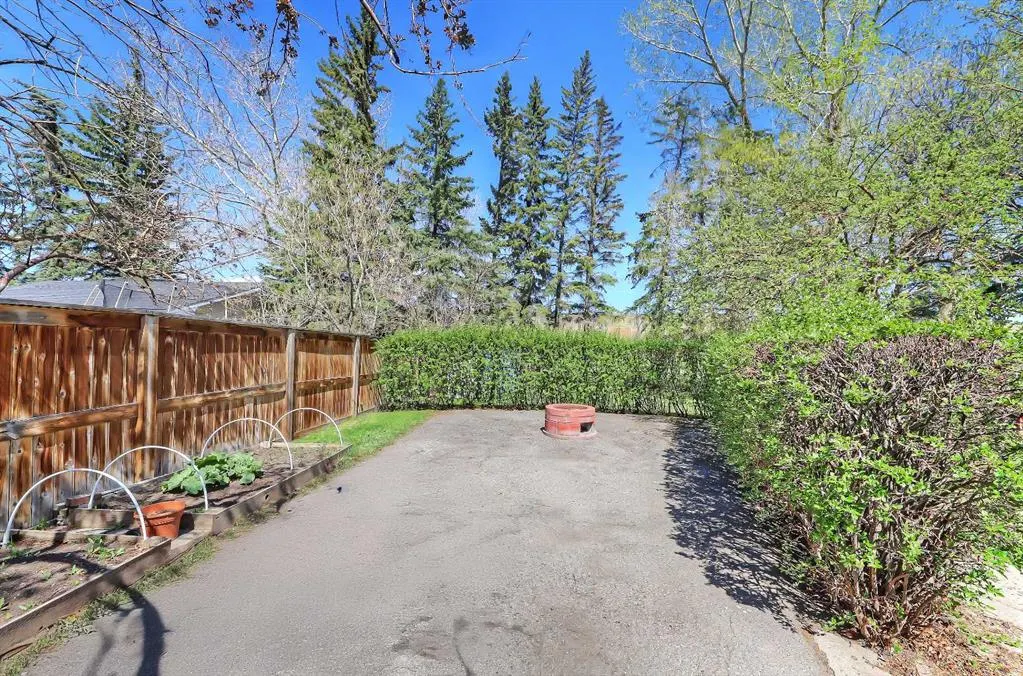3403 Breton Close NW