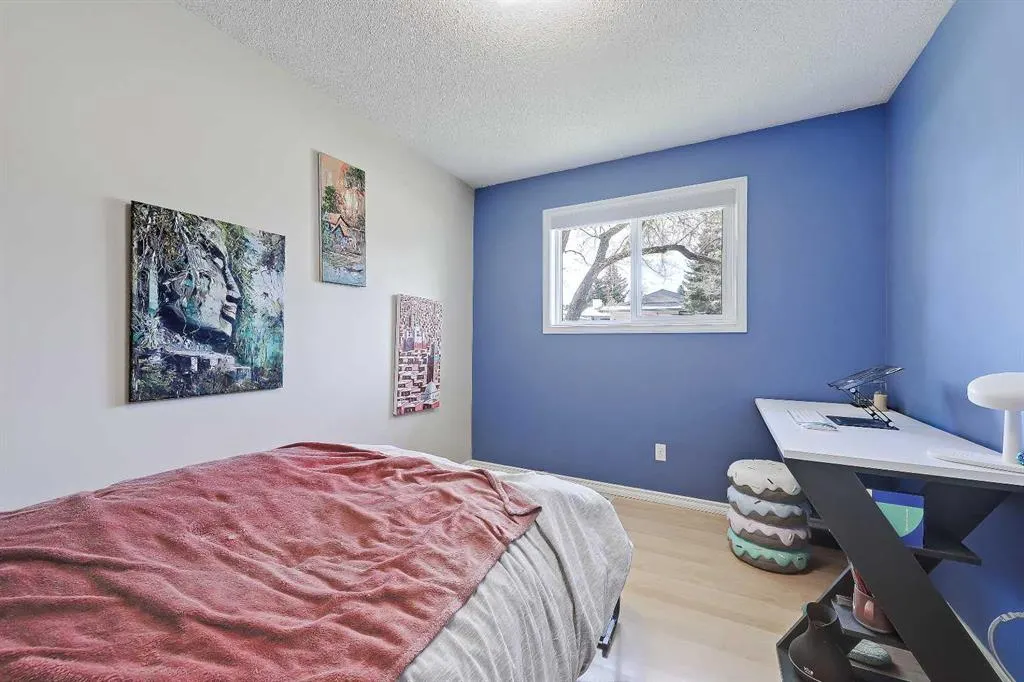 3403 Breton Close NW