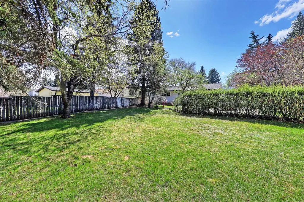 3403 Breton Close NW