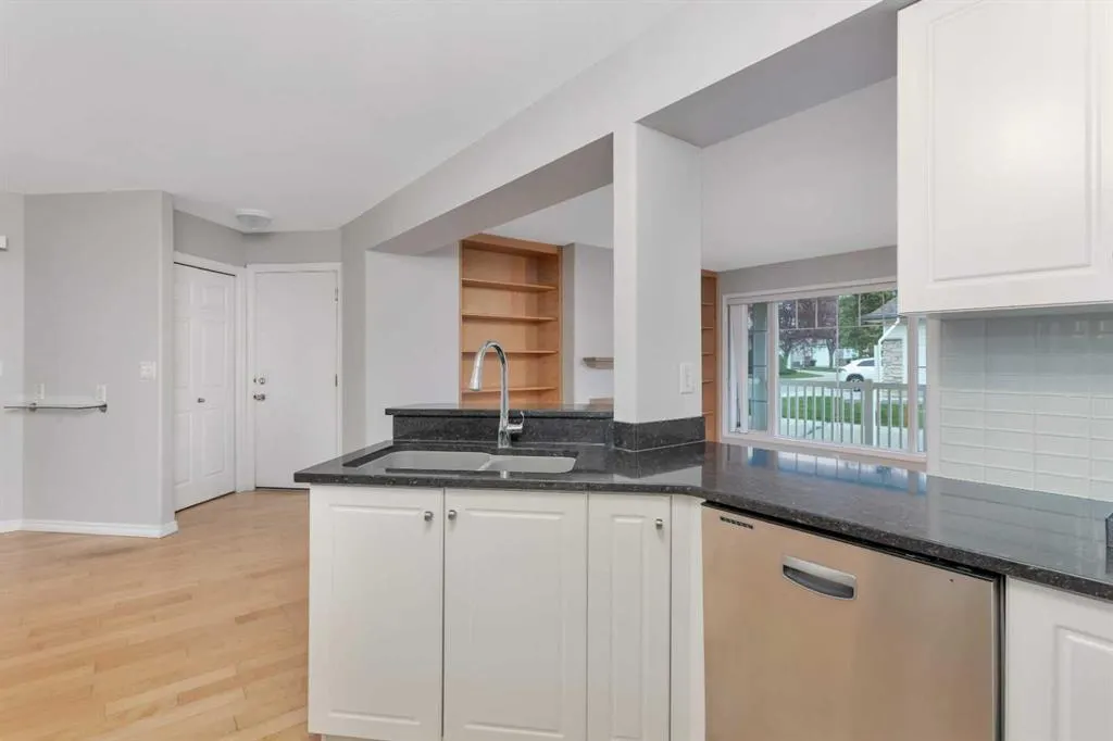 73 Addington Drive, #10