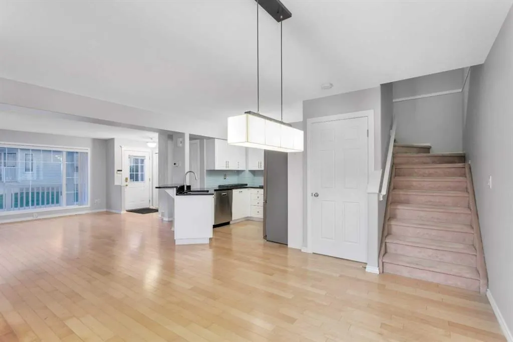 73 Addington Drive, #10
