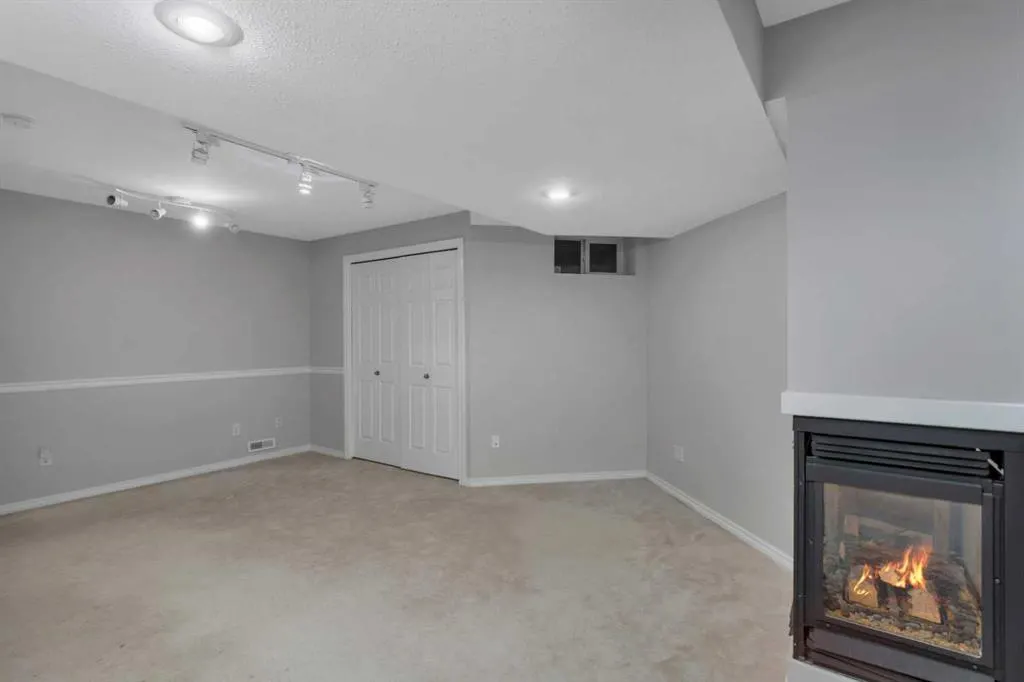 73 Addington Drive, #10
