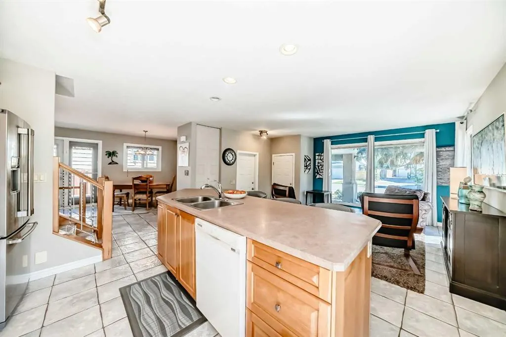 119 Deer Run Close SE
