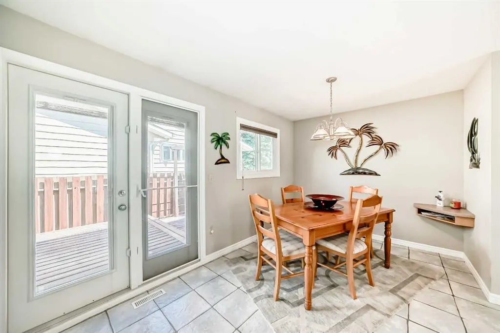 119 Deer Run Close SE