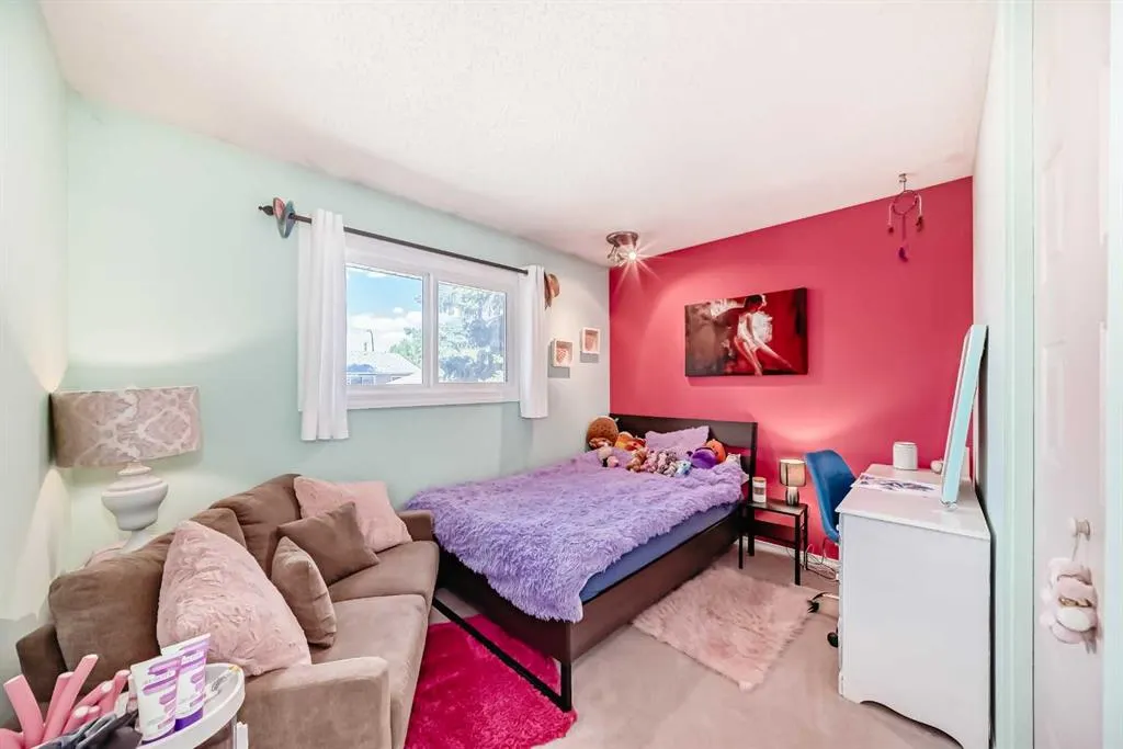 119 Deer Run Close SE