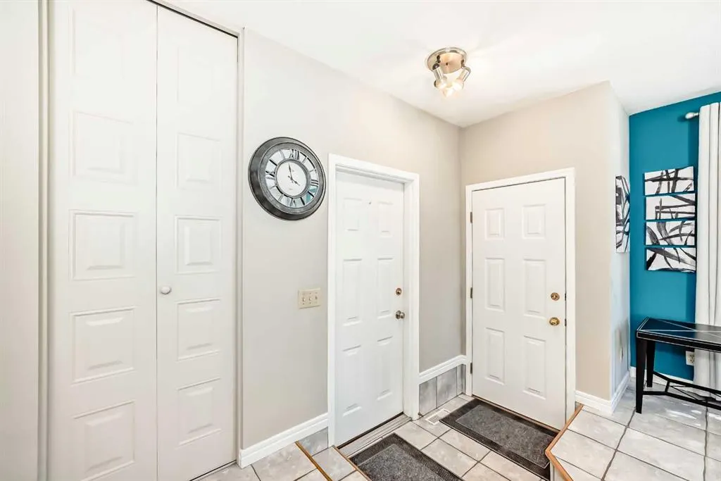 119 Deer Run Close SE