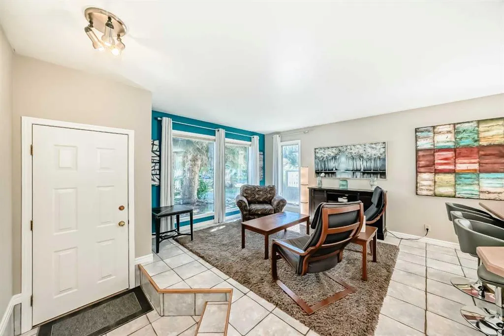 119 Deer Run Close SE