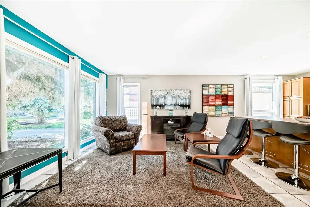 119 Deer Run Close SE