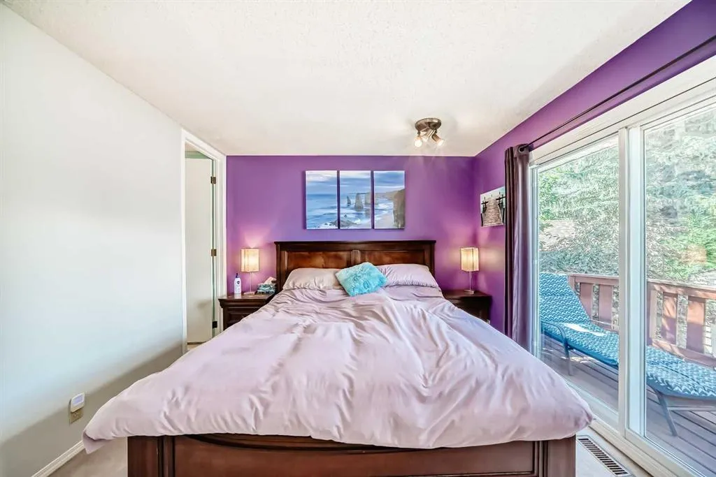 119 Deer Run Close SE