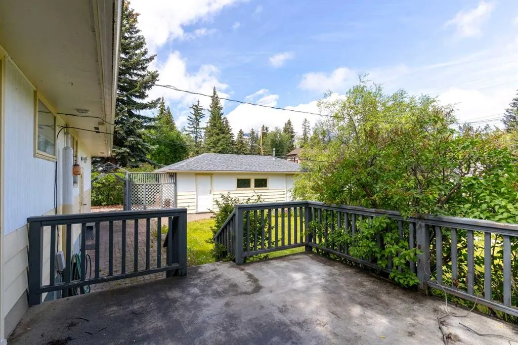 125 Rainbow Avenue