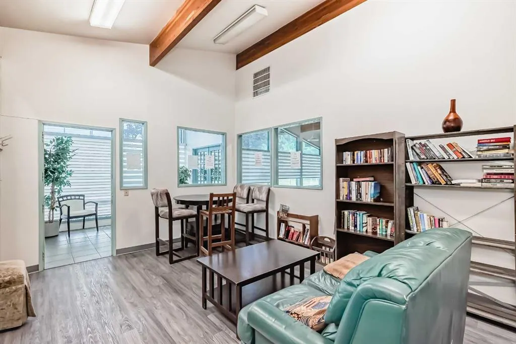 315 southampton Drive, #7312