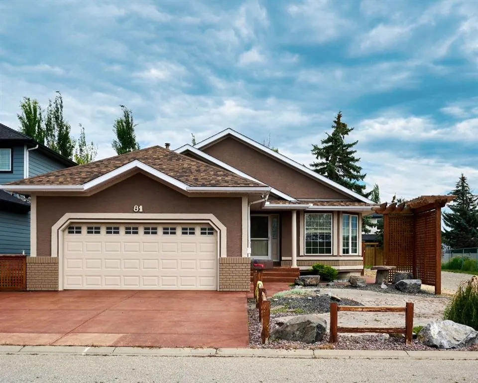 81 Sundown Manor SE