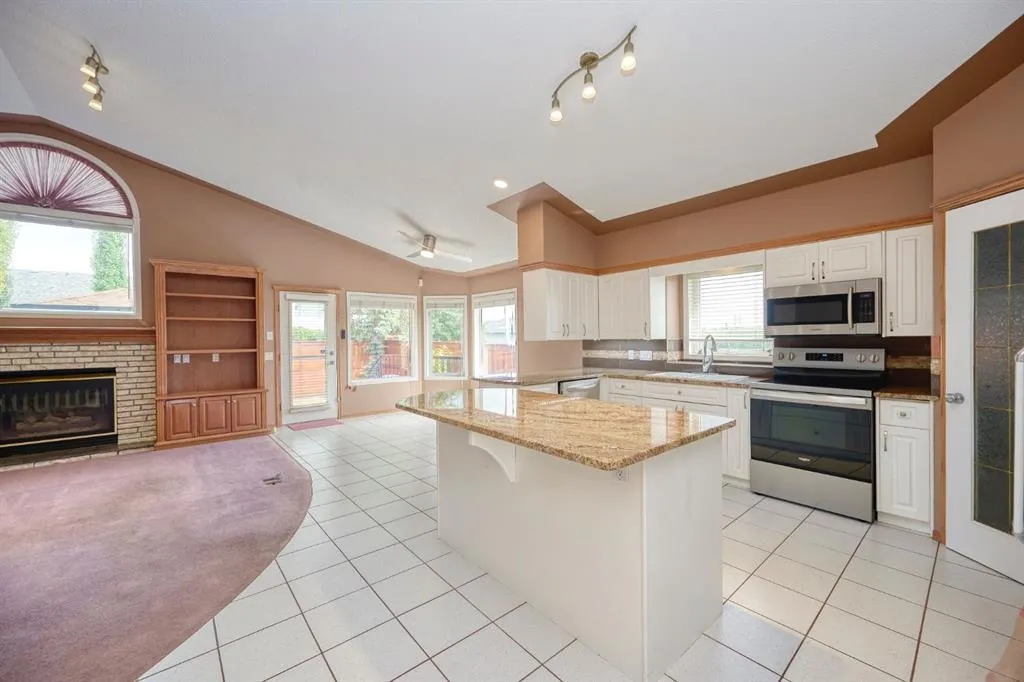 81 Sundown Manor SE