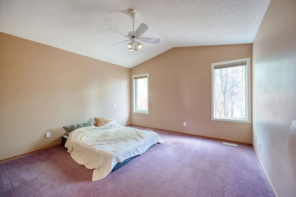 81 Sundown Manor SE