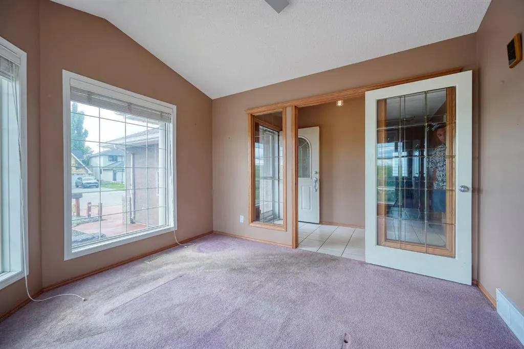 81 Sundown Manor SE