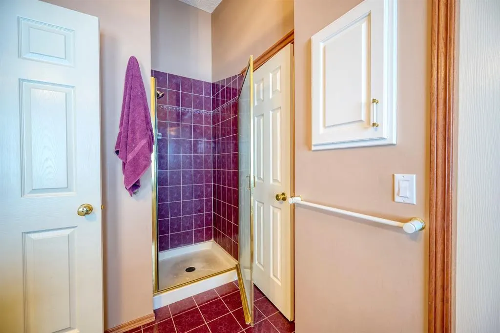 81 Sundown Manor SE