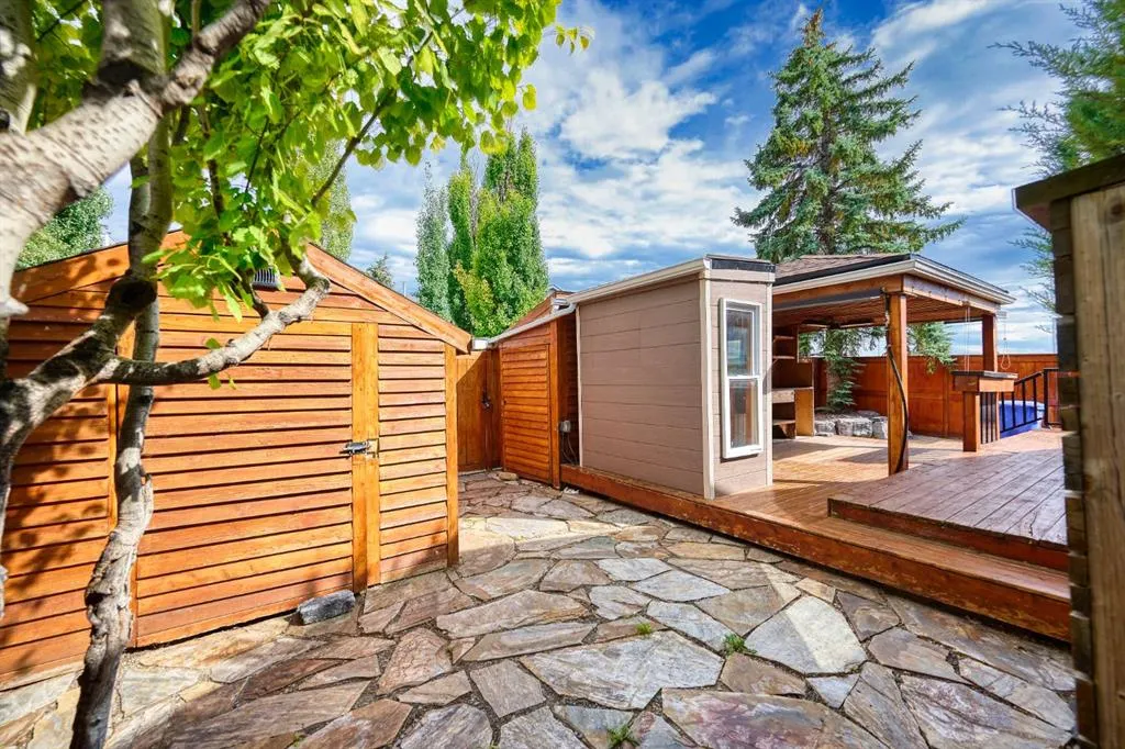 81 Sundown Manor SE