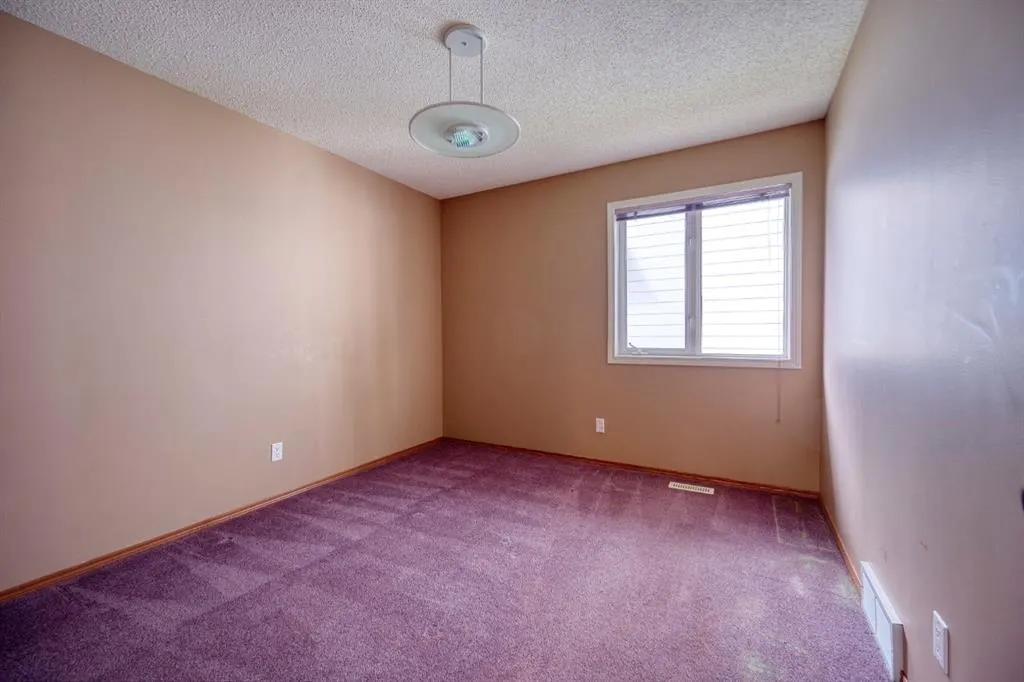 81 Sundown Manor SE