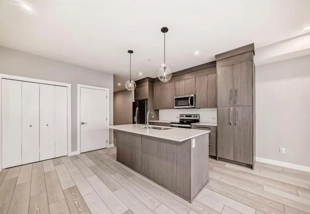 681 Savanna Boulevard NE, #1402
