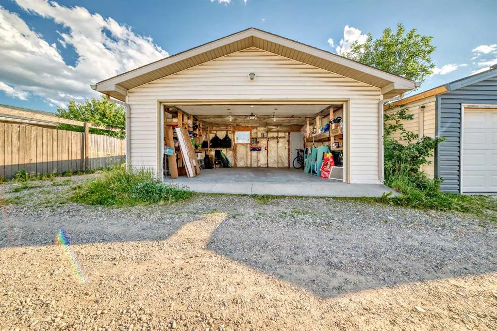 57 Martinvalley Way NE