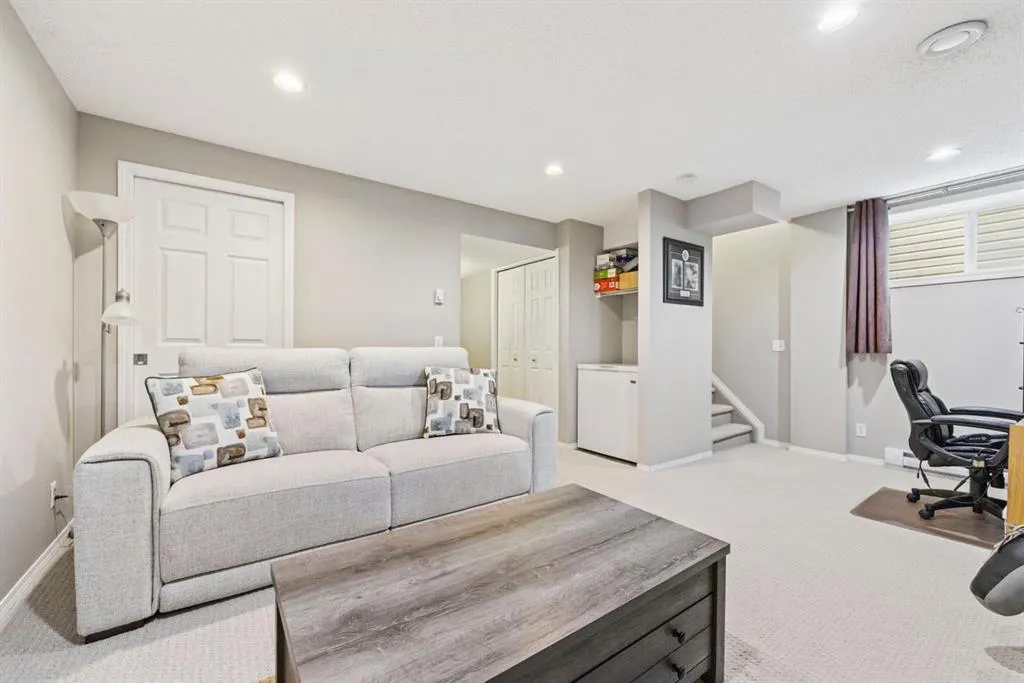 84 Covepark Drive NE