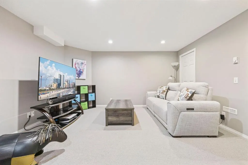 84 Covepark Drive NE