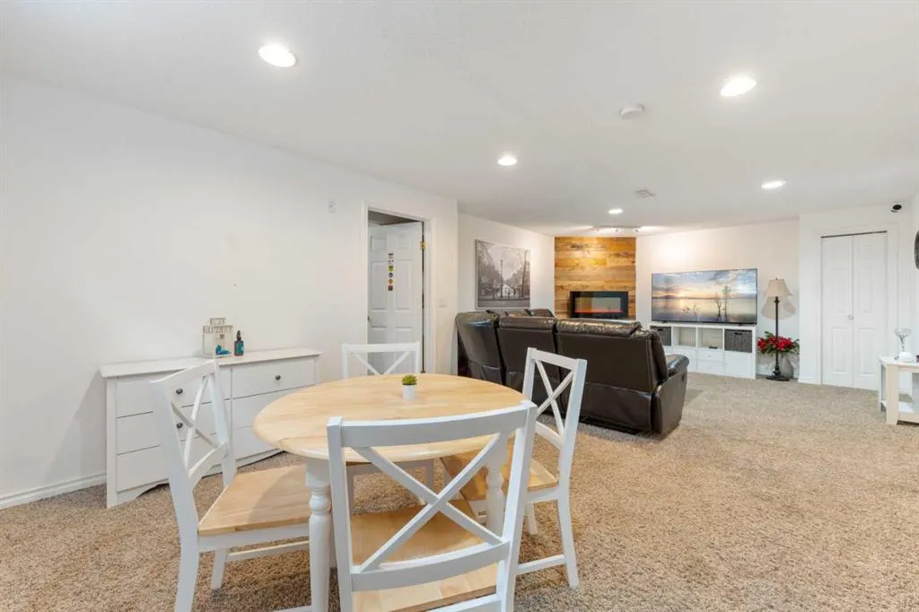 34 Crystalridge Close