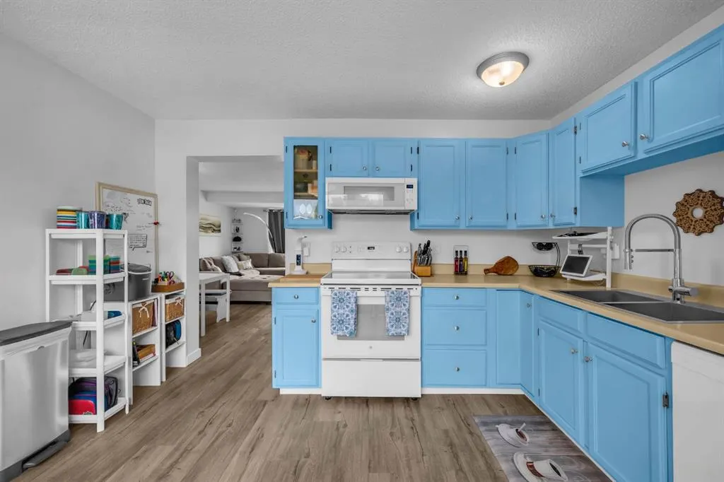 30 Sunhurst Crescent SE