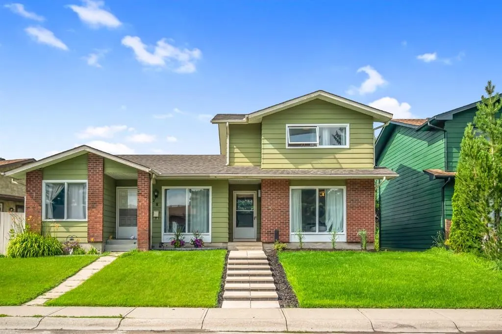 30 Sunhurst Crescent SE