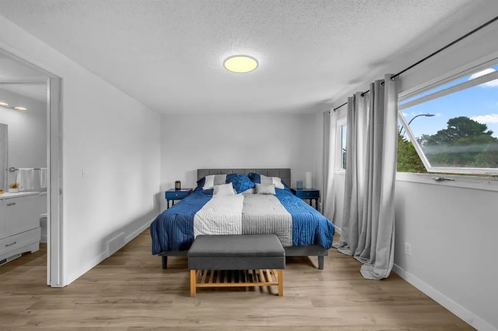 30 Sunhurst Crescent SE