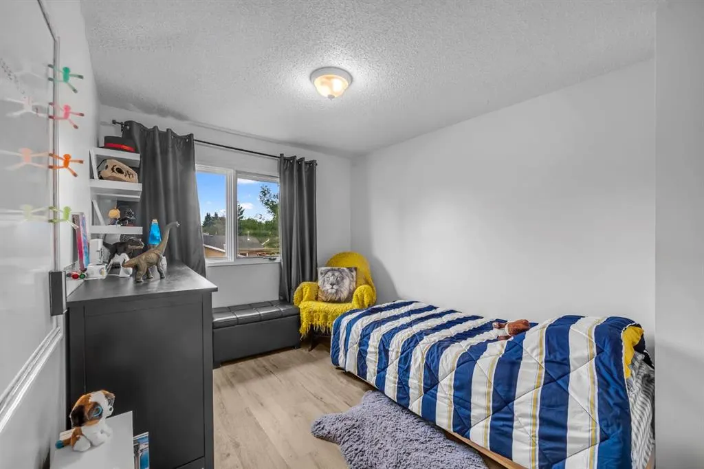 30 Sunhurst Crescent SE