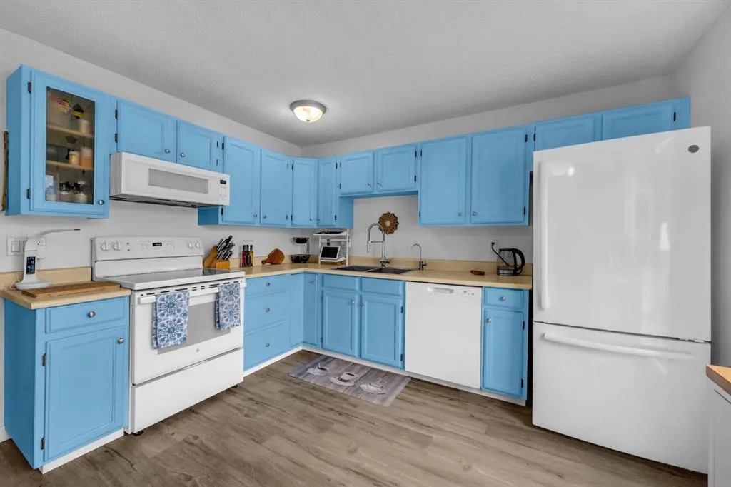 30 Sunhurst Crescent SE