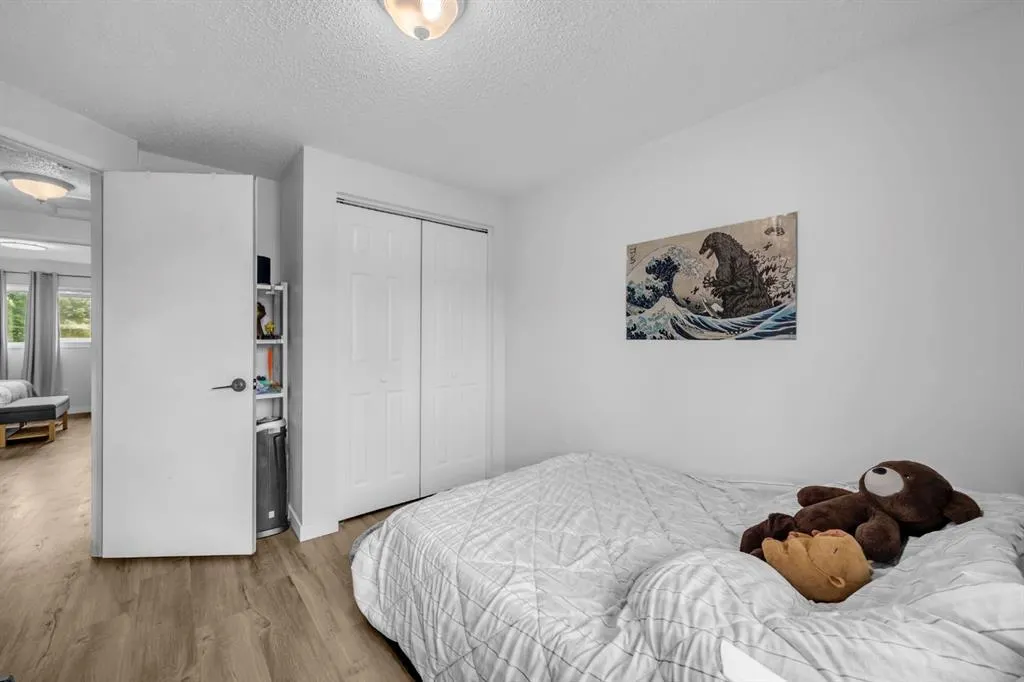 30 Sunhurst Crescent SE