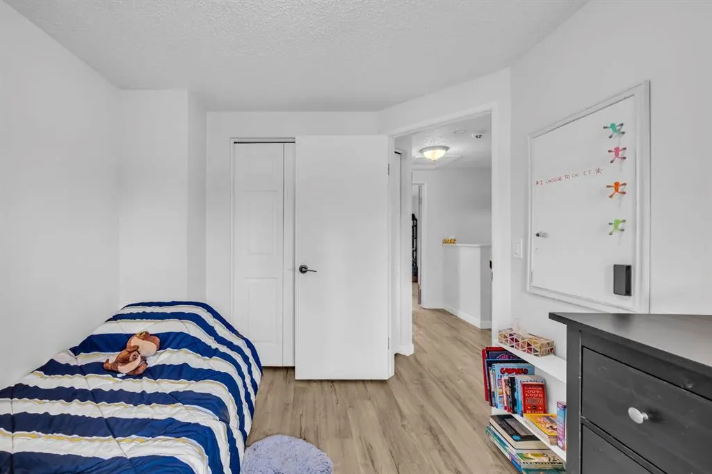 30 Sunhurst Crescent SE