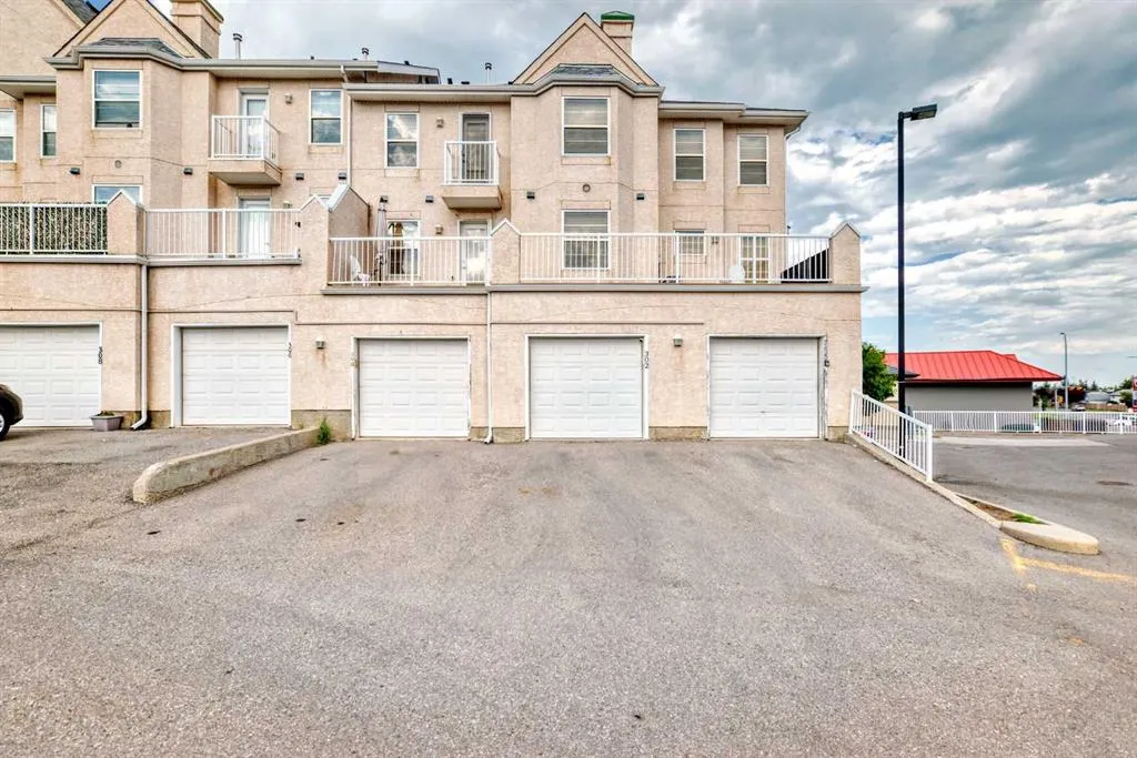 50 Westland Road, #302