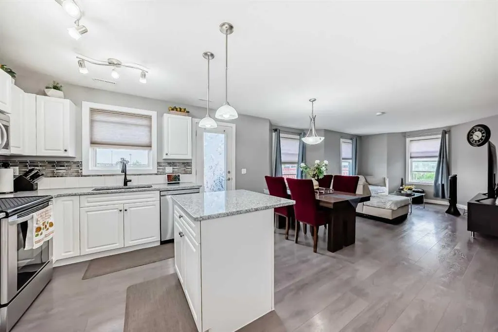 50 Westland Road, #302